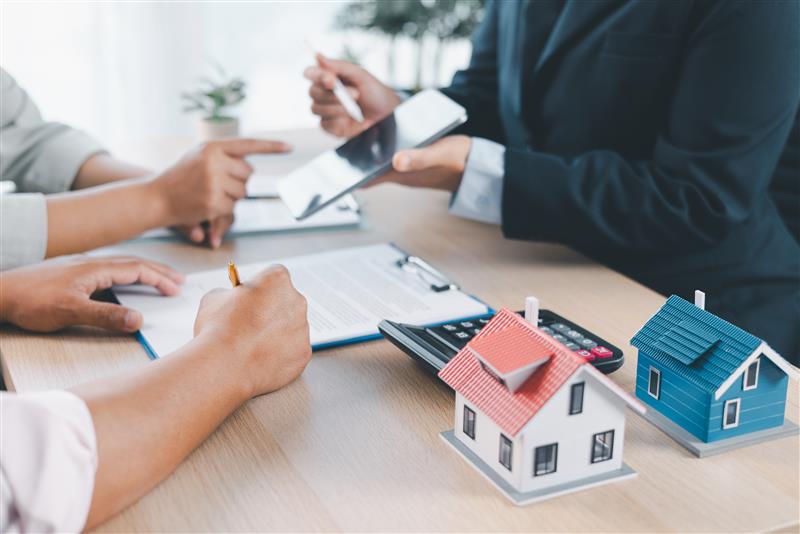 1031 expert discussing using 121 and 1031 together to for tax savings