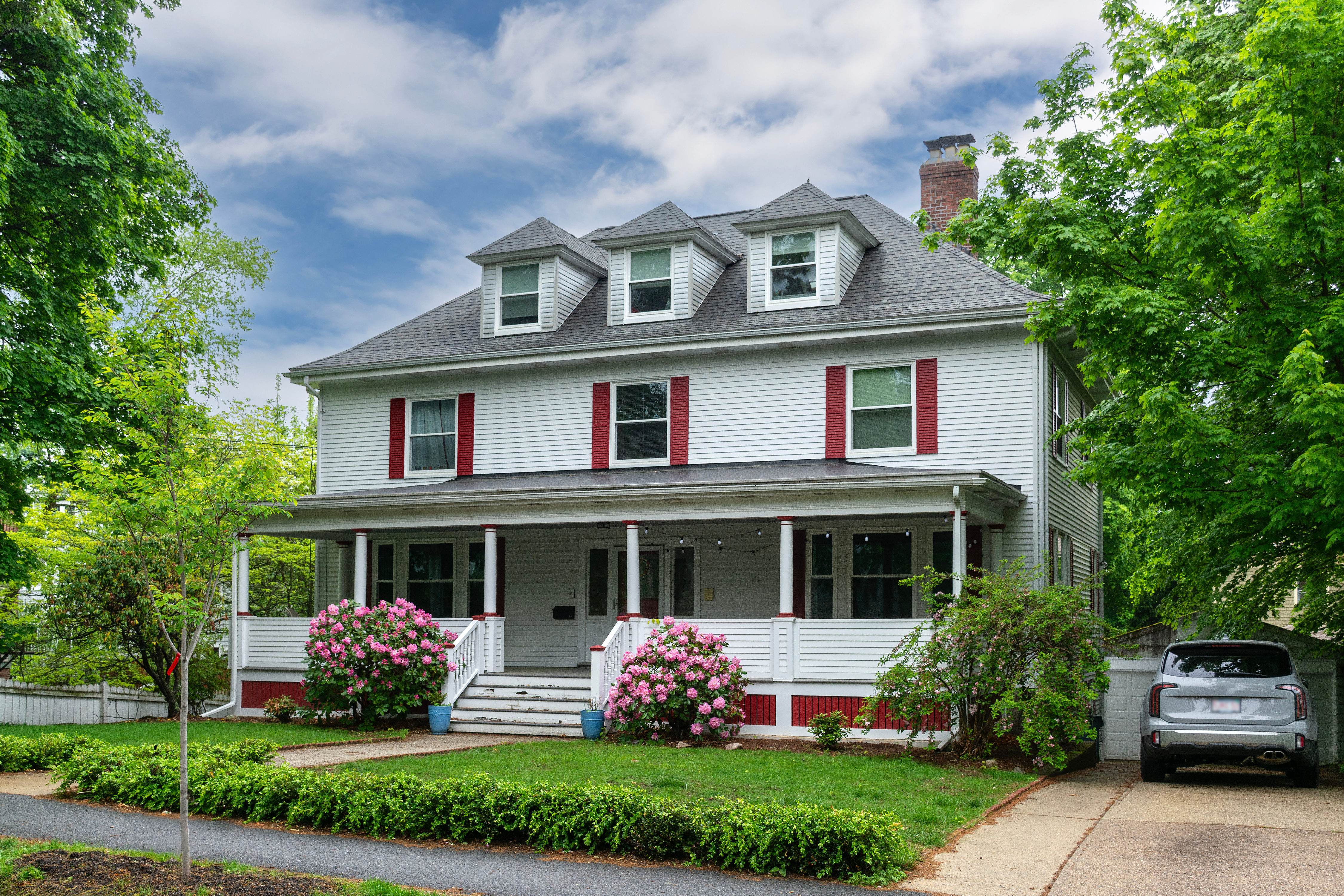 HELOC vs Home Equity - image of house renovated with a HELOC