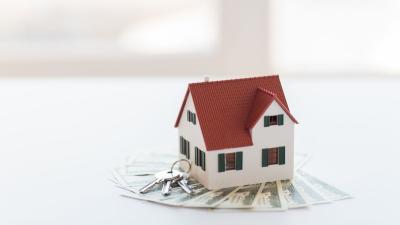 Model house representing a cash offer on a home, which Leader Bank can help compete against.